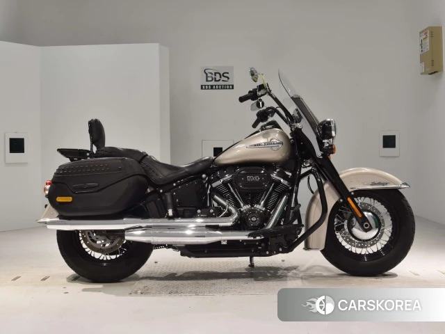 Проданный Harley-Davidson Softail Heritage Classic FLHCS1870 2018 из Японии, фото 2