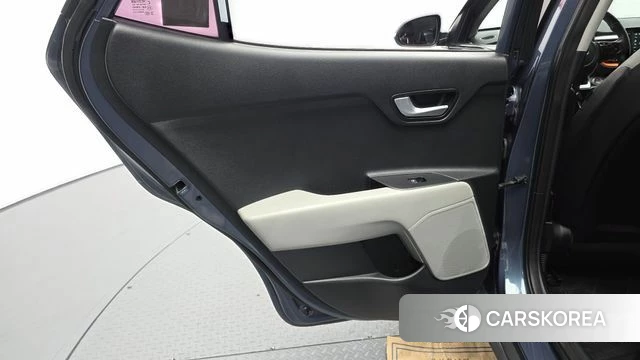 Kia Stonic id 4530690 из Кореи 17