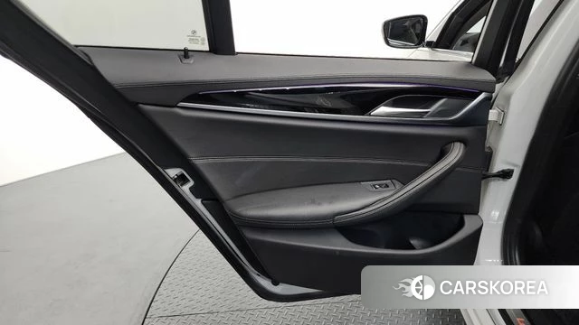 BMW 5 Series (G30) id 4188600 из Кореи 17