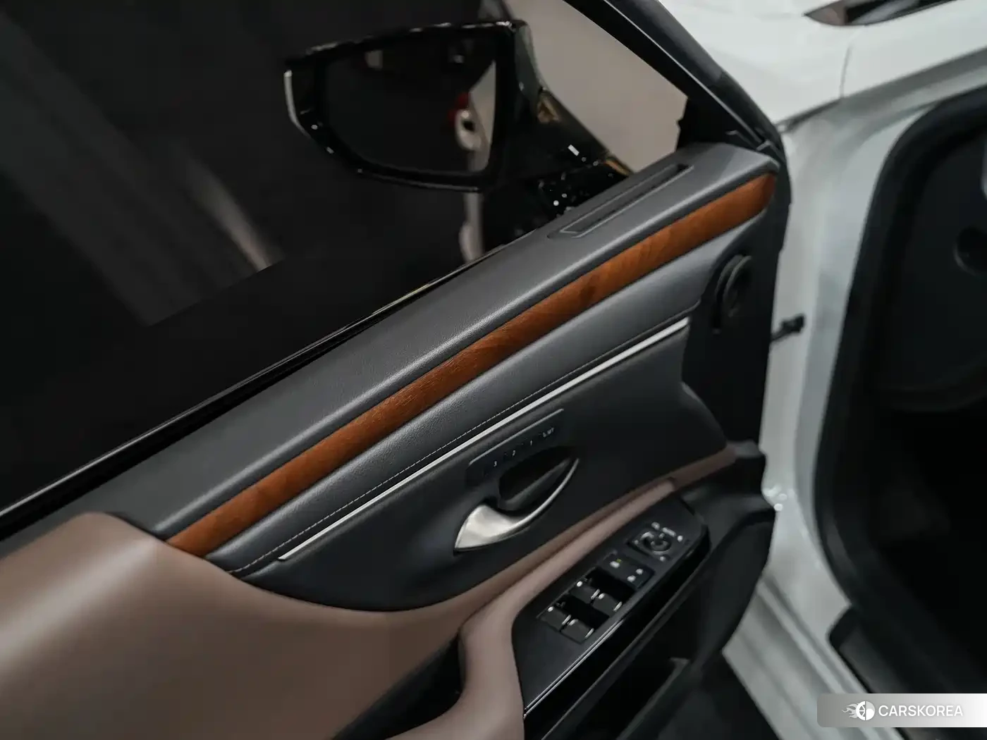 Lexus ES id 4539106 из Китая 17