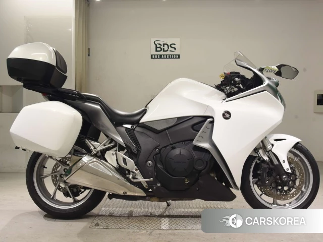 Проданный Honda VFR1200F 2011 из Японии