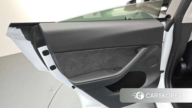 Tesla Model Y id 4853903 из Кореи 17