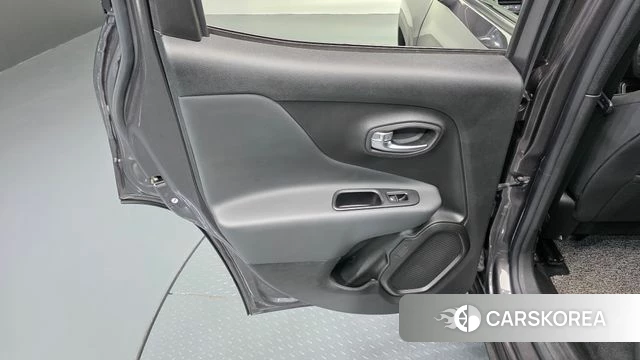 Jeep Renegade id 4741320 из Кореи 17