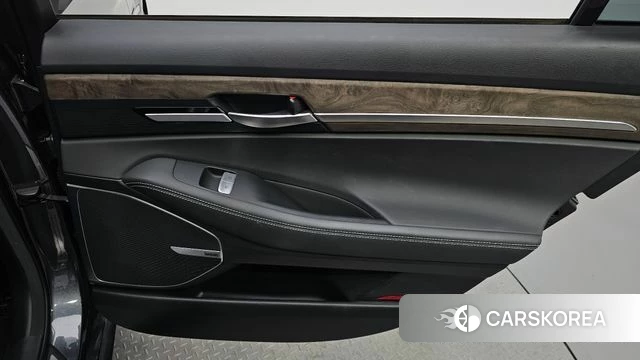 Genesis G90 id 4435439 из Кореи 17