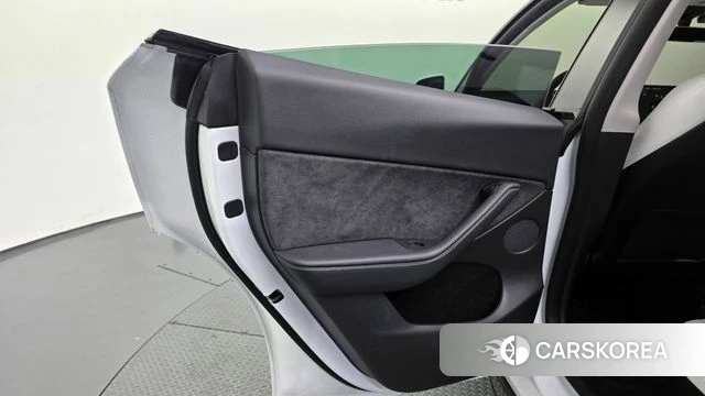 Tesla Model Y id 4749409 из Кореи 17