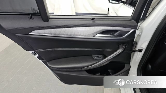 BMW 5 Series (G30) id 4727811 из Кореи 17