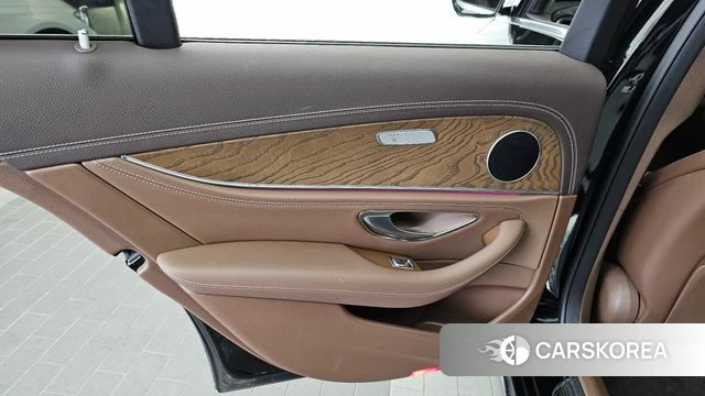 Mercedes-Benz E-Class W213 id 4543129 из Кореи 17