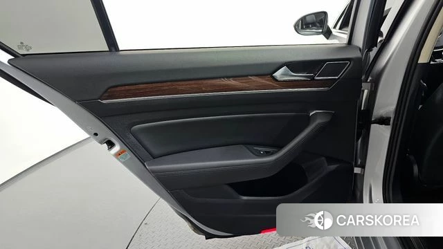Volkswagen Passat GT (B8) id 4269453 из Кореи 17