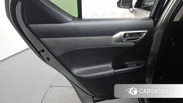 Lexus CT200h id 4285767 из Кореи 17