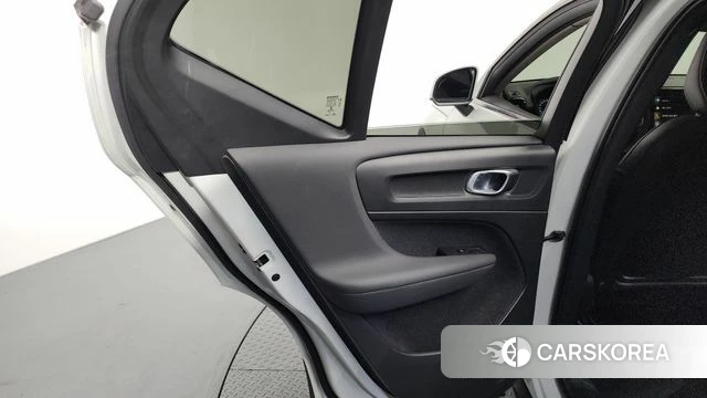 Volvo XC40 id 4250401 из Кореи 17