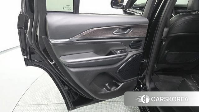 Jeep Grand Cherokee (WL) id 4640743 из Кореи 17