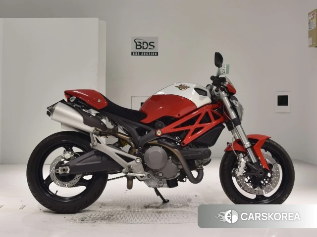 Проданный Ducati MONSTER 696 2010 из Японии