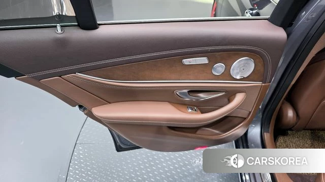 Mercedes-Benz E-Class W213 id 4304706 из Кореи 17