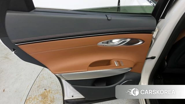 Genesis GV70 id 4244247 из Кореи 17