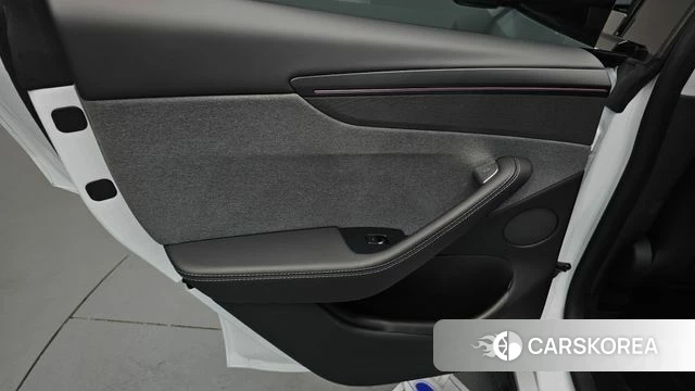Tesla Model Y id 4612319 из Кореи 17