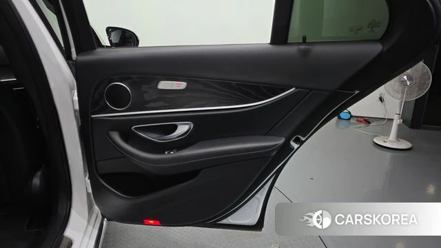 Mercedes-Benz E-Class W213 id 4410719 из Кореи 17
