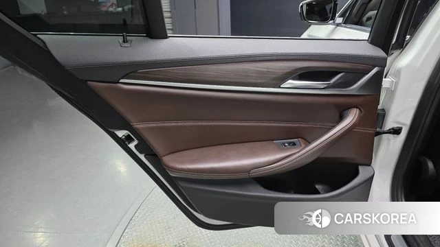 BMW 5 Series (G30) id 4390503 из Кореи 17