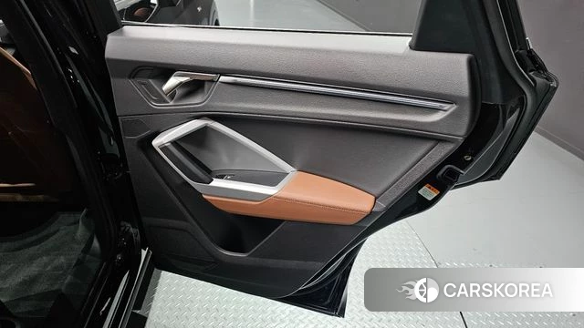 Audi Q3 (F3) id 4230854 из Кореи 17