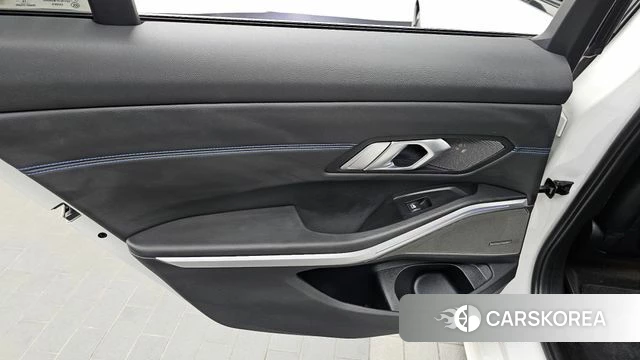 BMW 3 Series (G20) id 4530232 из Кореи 17