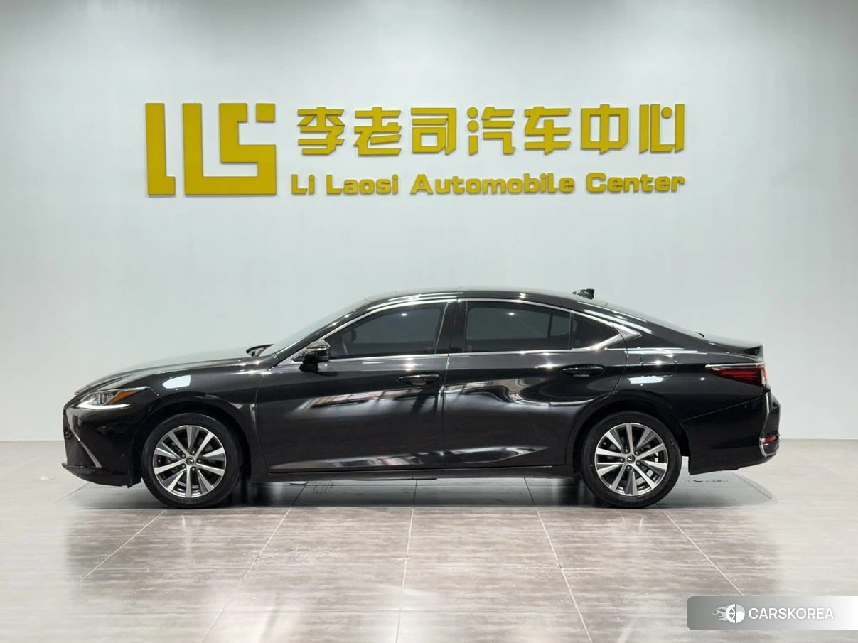 Lexus ES id 4499123 из Китая 17