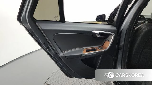 Volvo V60 Cross-Country id 4520791 из Кореи 17