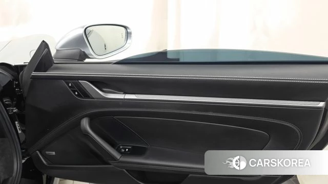 Porsche 911(992) id 4670411 из Кореи 17