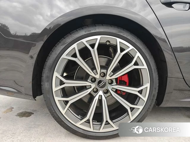 Audi A7L id 4190565 из Китая 17