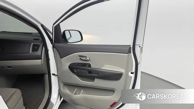 Kia All New Carnival id 4378226 из Кореи 17
