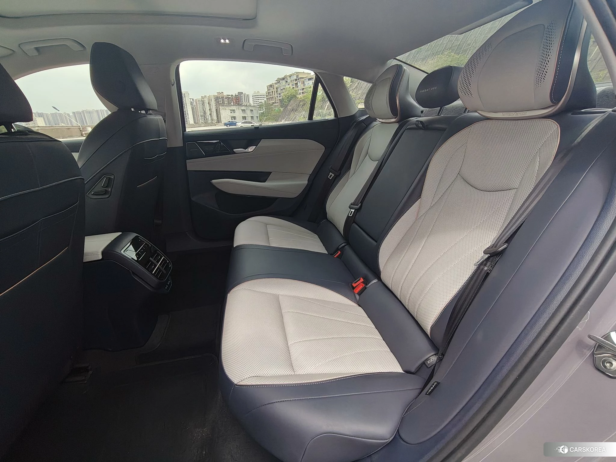 Volkswagen Passat id 4419077 из Китая 17