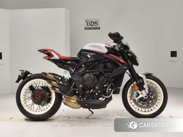 Проданный MV AGUSTA BRUTALE DRAGSTER 800 RR id 4163494 из Японии, фото 2