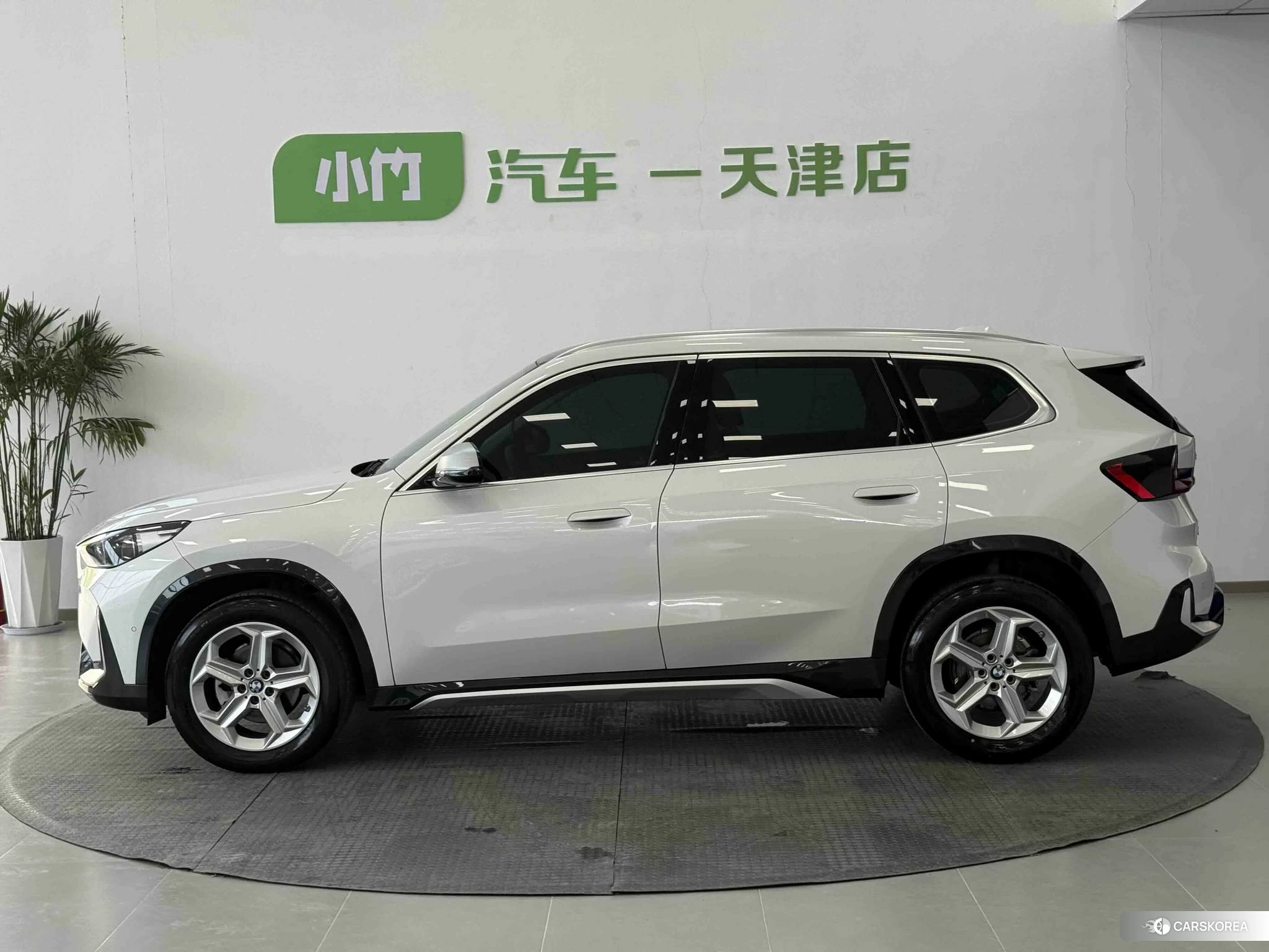 BMW X1 id 4498589 из Китая 17