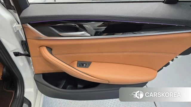 BMW 5 Series (G30) id 4587339 из Кореи 17