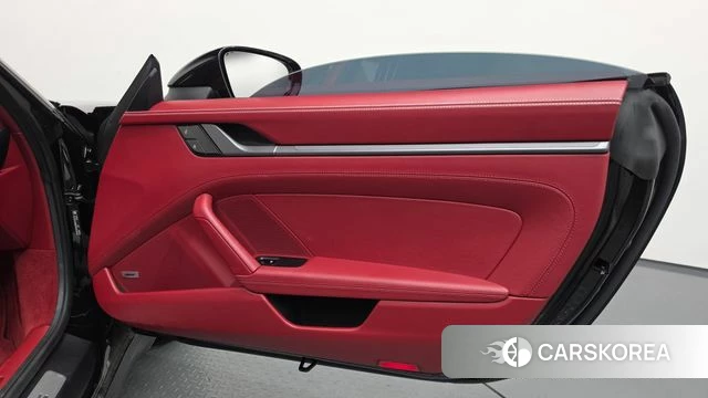 Porsche 911(992) id 4542479 из Кореи 17