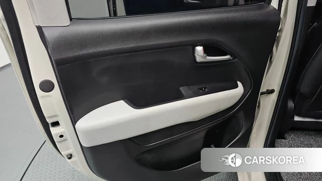 Kia The New Kia Ray EV id 4670031 из Кореи 17