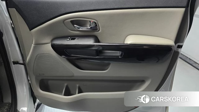 Kia The New Carnival id 4642883 из Кореи 17