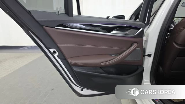 BMW 5 Series (G30) id 4880678 из Кореи 17