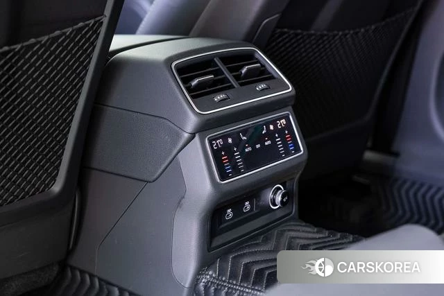 Audi A6L id 4298031 из Китая 17