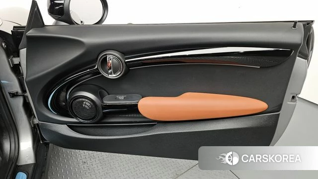 Mini Cooper S Convertible id 4266424 из Кореи 17