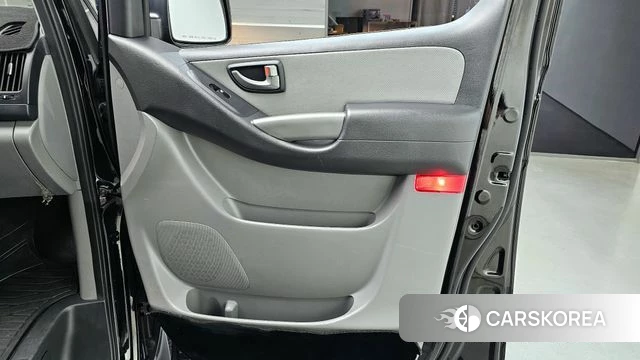 Hyundai The New Grand Starex id 4338786 из Кореи 17