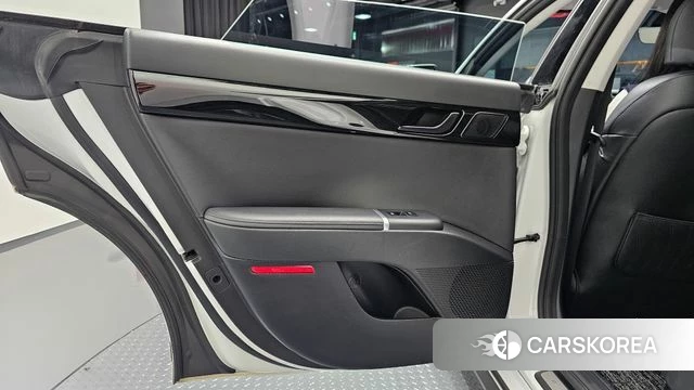 Hyundai Grandeur (GN7) id 4360402 из Кореи 17