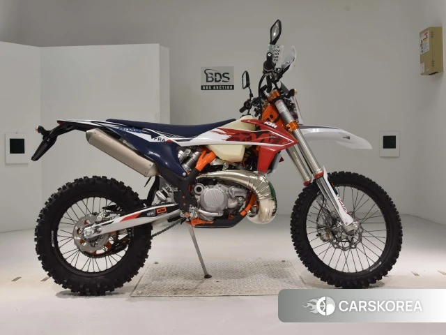 Проданный KTM 250 EXC-F SIX DAYS 2023 из Японии, фото 2