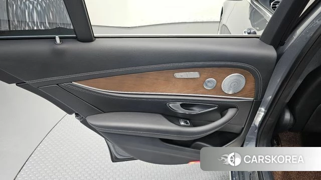 Mercedes-Benz E-Class W213 id 4595806 из Кореи 17