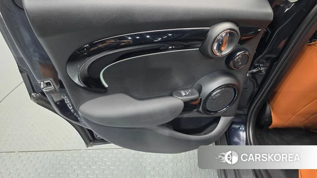 Mini Cooper S id 4768293 из Кореи 17