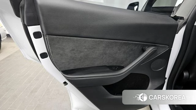 Tesla Model Y id 4280881 из Кореи 17