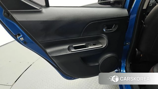 Toyota Prius C id 4667755 из Кореи 17