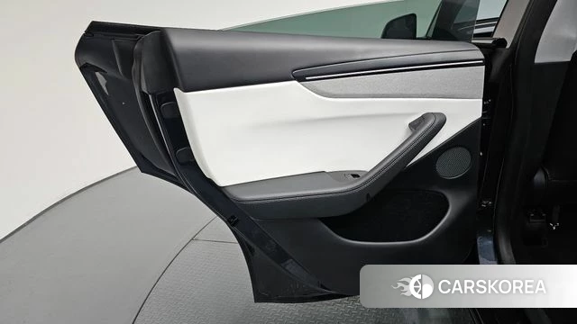 Tesla Model Y id 4853549 из Кореи 17