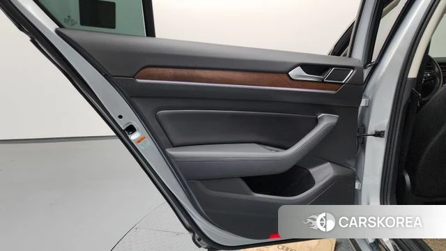 Volkswagen Passat GT (B8) id 4318235 из Кореи 17