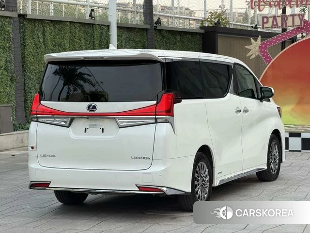Lexus LM id 4307770 из Китая 17