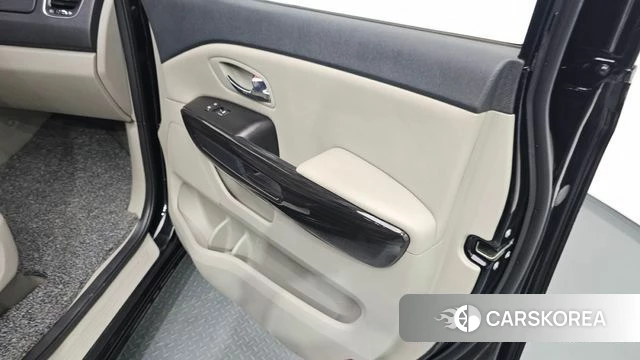 Kia The New Carnival id 4596057 из Кореи 17