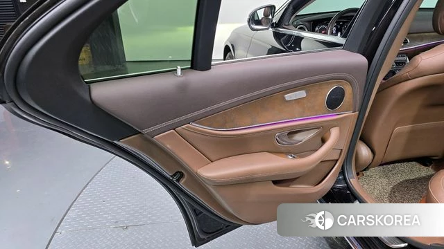 Mercedes-Benz E-Class W213 id 4310751 из Кореи 17
